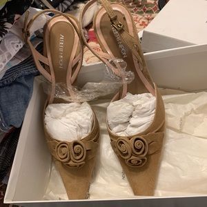 Albert Nipón shoes